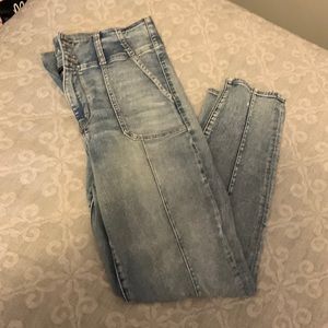 American Eagle woman size 16 light blue jeans super hi-rise jegging